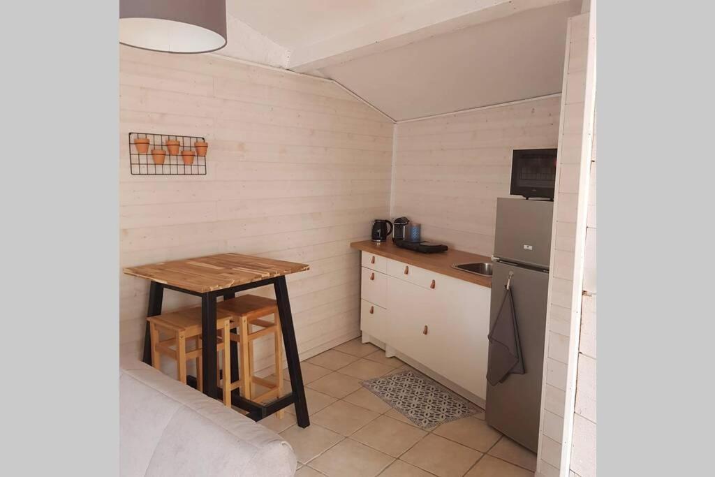 Maisonnette En Pierre Independante De 20 M2 Saint-Cirgues-sur-Couze Екстериор снимка